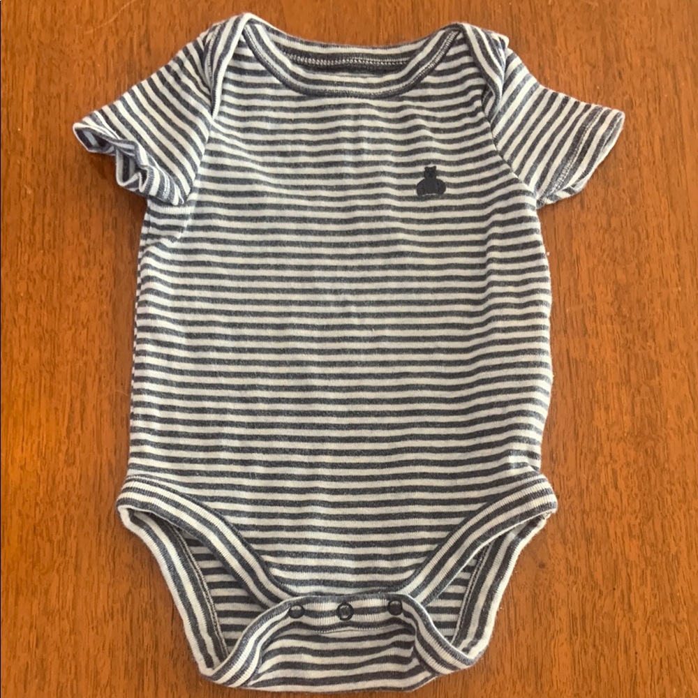 🍓3/$10 GAP Blue and White Striped Bodysuit One Piece size 0-3m
